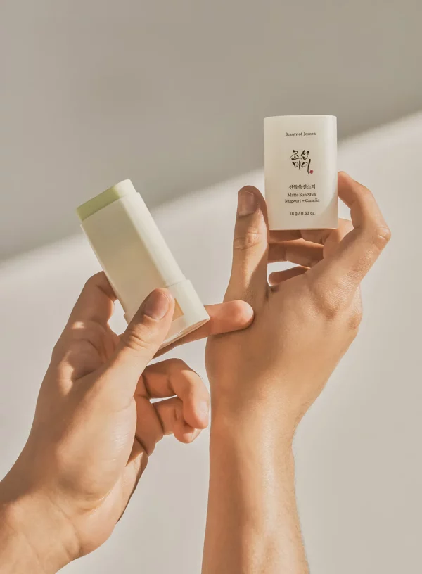 BEAUTY OF JOSEON Stick Solaire Mat : Armoise + Camélia SPF 50+ PA++++